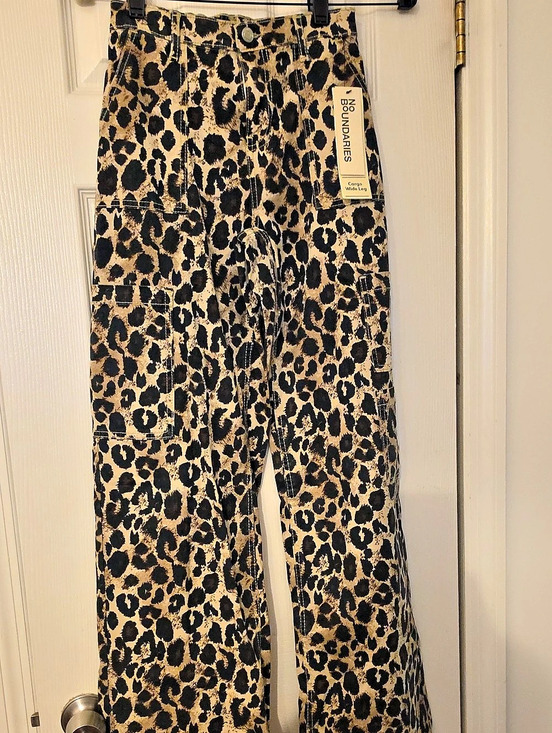 No Boundaries Pants - No Boundaries Cargo Wide Leg Pants Leopard Print Pants Size XXS (00)